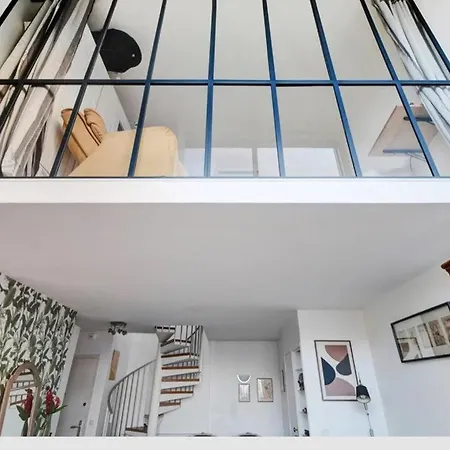 Duplex Floor 1km From Eiffel Tower Apartment